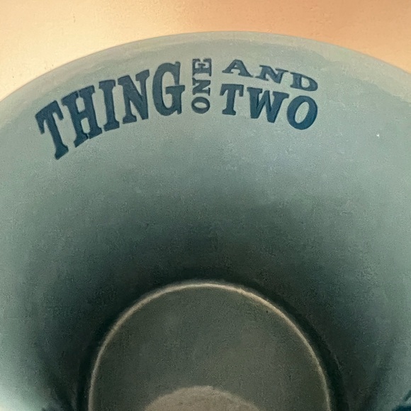 Universal Studios Thing 1 and 2 Coffee Mug. - Picture 4 of 5